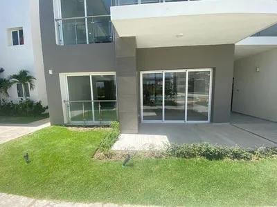 Encantadora Propiedad en Coral Bay con Piscina y Jardín